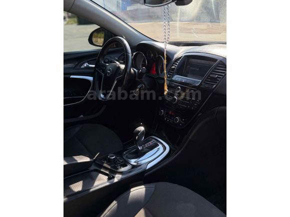 Sahibinden Opel Insignia 2.0 CDTI Cosmo 2010 Model  253.000 km Siyah