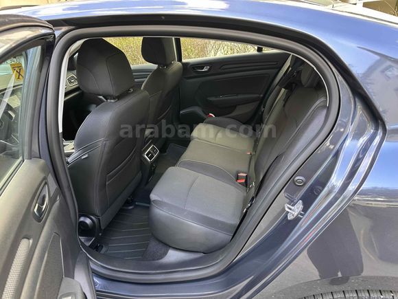 Sahibinden Renault Megane 1.3 TCe Touch 2025 Model 