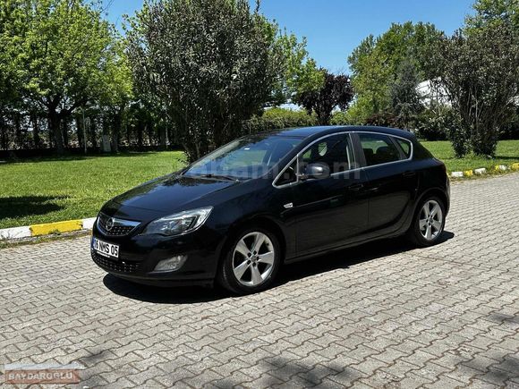 HATASIZ 2011 model 1.3 cdti 95'hp MOTOR YÜRÜYEN MÜKEMMEL