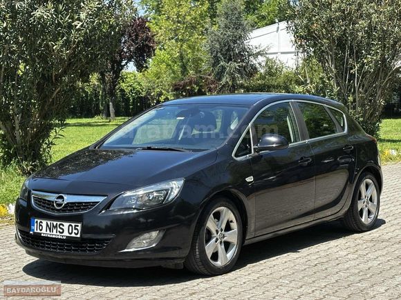 HATASIZ 2011 model 1.3 cdti 95'hp MOTOR YÜRÜYEN MÜKEMMEL