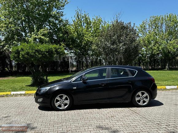 HATASIZ 2011 model 1.3 cdti 95'hp MOTOR YÜRÜYEN MÜKEMMEL