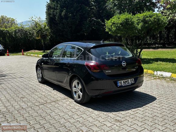 HATASIZ 2011 model 1.3 cdti 95'hp MOTOR YÜRÜYEN MÜKEMMEL