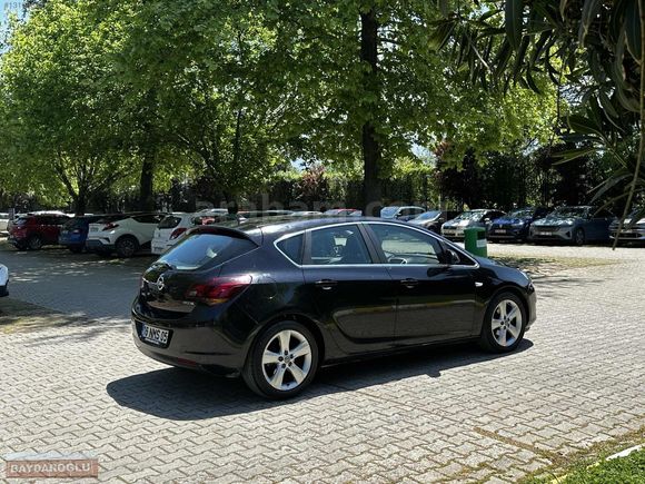 HATASIZ 2011 model 1.3 cdti 95'hp MOTOR YÜRÜYEN MÜKEMMEL