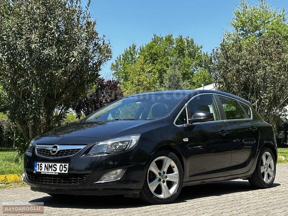 HATASIZ 2011 model 1.3 cdti 95'hp MOTOR YÜRÜYEN MÜKEMMEL