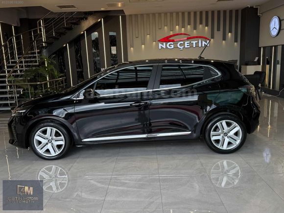 ÇETİN MOTORS 2023 CLIO 5 EVOLUTİON G.GÖRÜŞ+HAYALET+ DÜŞÜK KM