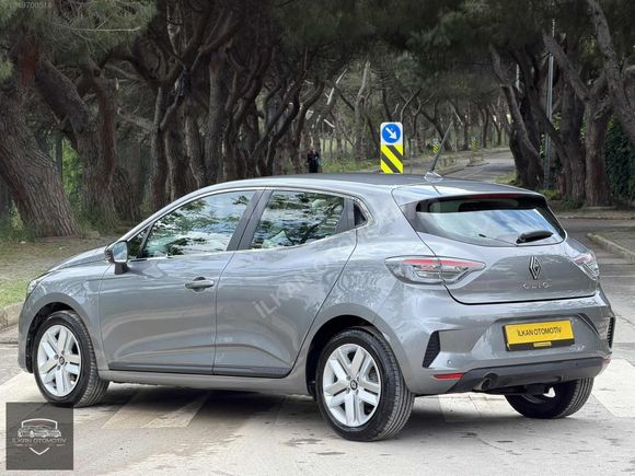 2025 RENAULT CLİO EVOLUTİON HATASIZ BOYASIZ 14 BİN KM DE