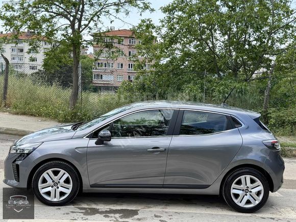2025 RENAULT CLİO EVOLUTİON HATASIZ BOYASIZ 14 BİN KM DE