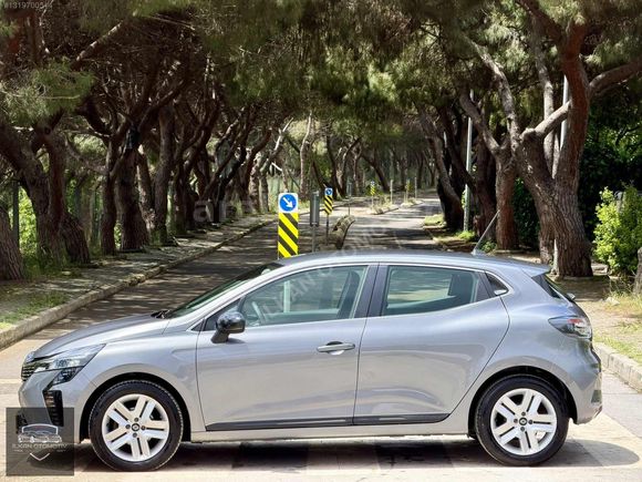 2025 RENAULT CLİO EVOLUTİON HATASIZ BOYASIZ 14 BİN KM DE