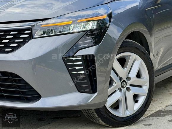 2025 RENAULT CLİO EVOLUTİON HATASIZ BOYASIZ 14 BİN KM DE