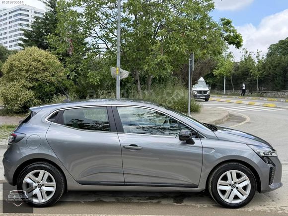 2025 RENAULT CLİO EVOLUTİON HATASIZ BOYASIZ 14 BİN KM DE