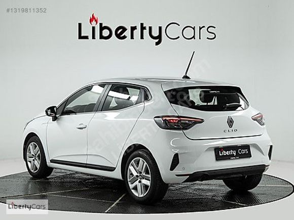 2025 RENAULT CLİO 1.0TCE EVOLUTİON BOYASIZ %20 KDV 19.000 KM