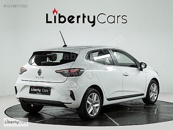 2025 RENAULT CLİO 1.0TCE EVOLUTİON BOYASIZ %20 KDV 19.000 KM