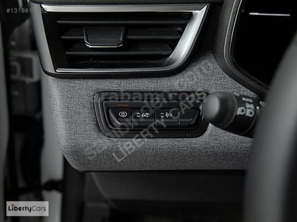 2025 RENAULT CLİO 1.0TCE EVOLUTİON BOYASIZ %20 KDV 19.000 KM