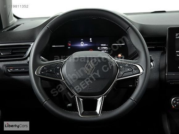 2025 RENAULT CLİO 1.0TCE EVOLUTİON BOYASIZ %20 KDV 19.000 KM