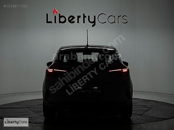 2025 RENAULT CLİO 1.0TCE EVOLUTİON BOYASIZ %20 KDV 19.000 KM