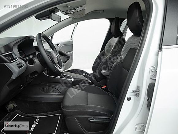 2025 RENAULT CLİO 1.0TCE EVOLUTİON BOYASIZ %20 KDV 19.000 KM