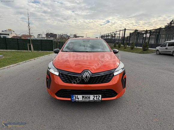 2024 YENİ CLİO 1.0 TCE EVOLUTİON 90 HP 18 BİN KM GSR 2 HATASIZ