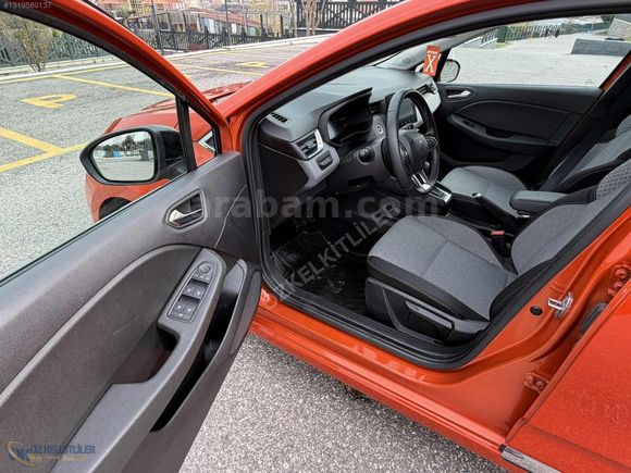 2024 YENİ CLİO 1.0 TCE EVOLUTİON 90 HP 18 BİN KM GSR 2 HATASIZ