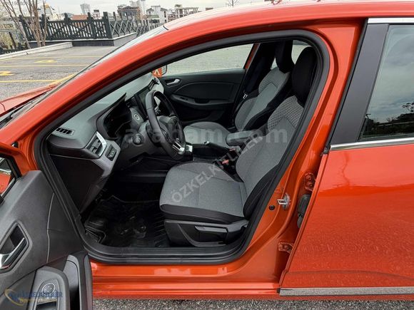 2024 YENİ CLİO 1.0 TCE EVOLUTİON 90 HP 18 BİN KM GSR 2 HATASIZ