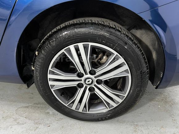 HEDEF RENAULT'DAN 0,99 KREDİ 2023 MEGANE TOUCH 1.3 TCE EDC