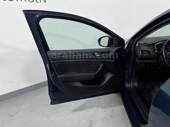 HEDEF RENAULT'DAN 0,99 KREDİ 2023 MEGANE TOUCH 1.3 TCE EDC