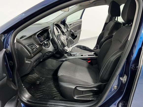 HEDEF RENAULT'DAN 0,99 KREDİ 2023 MEGANE TOUCH 1.3 TCE EDC