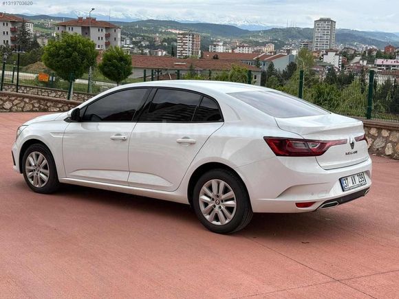 2025 MODEL 15.700 KM'DE HATASIZ MANUEL MEGANE TOCUH GSR2