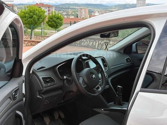 2025 MODEL 15.700 KM'DE HATASIZ MANUEL MEGANE TOCUH GSR2