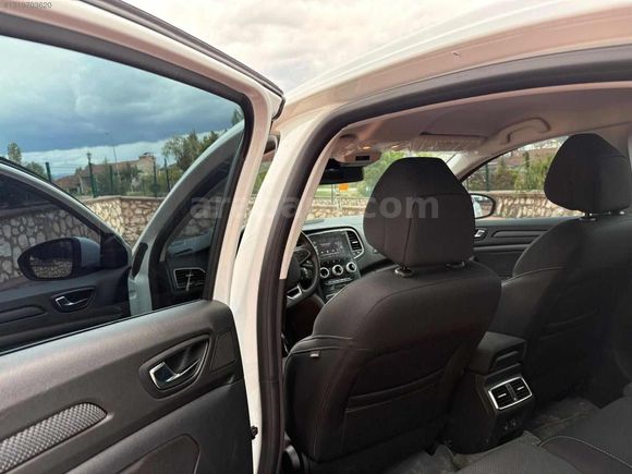 2025 MODEL 15.700 KM'DE HATASIZ MANUEL MEGANE TOCUH GSR2