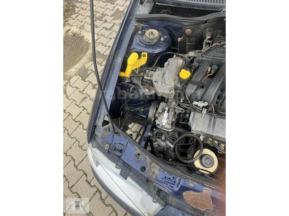 YÜCEL OTO GALERİDEN 2002 MEGANE