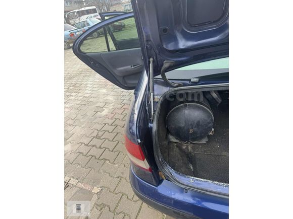 YÜCEL OTO GALERİDEN 2002 MEGANE
