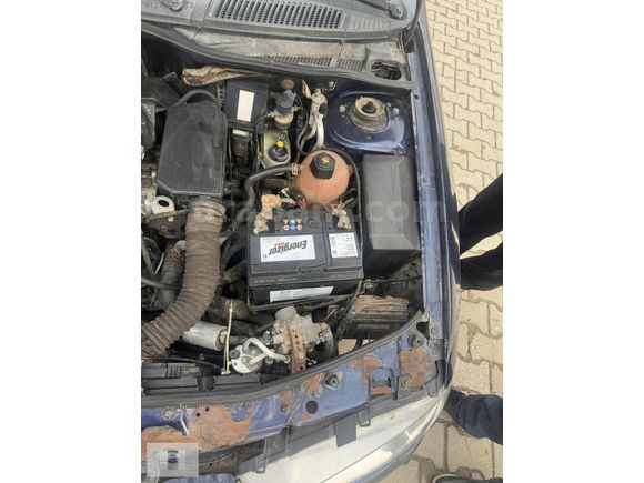 YÜCEL OTO GALERİDEN 2002 MEGANE