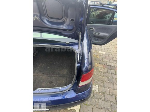 YÜCEL OTO GALERİDEN 2002 MEGANE