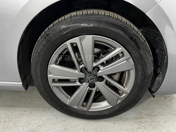 HEDEF PLAZA'DAN 0,99 KREDİ 2023 PEUGEOT 308 ACTİVE PRİME %20
