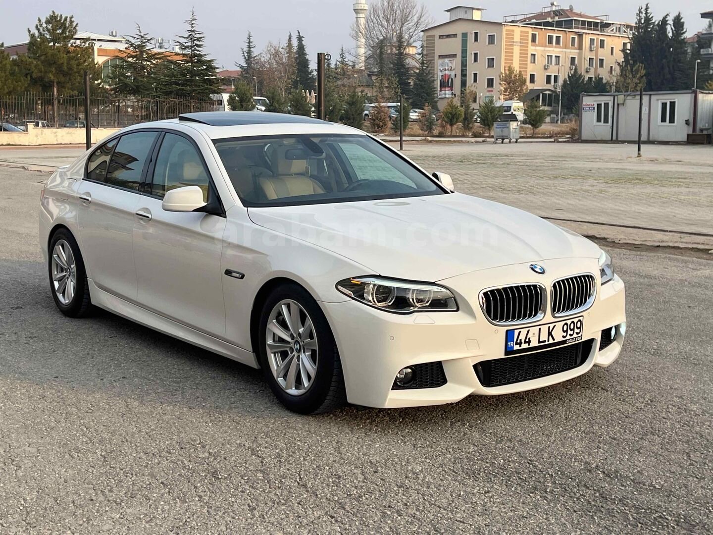 Galeriden BMW 5 Serisi 520d Premium 2011 Model Malatya 290.000 km Beyaz 2