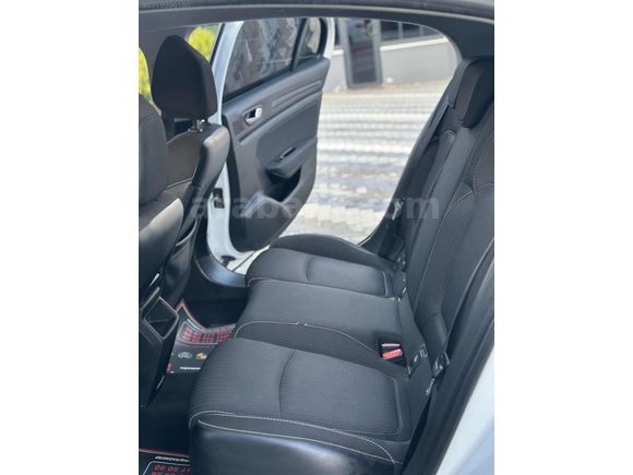 2020 MEGANE 4 1.5 BLUDCİ HATASIZ TOUCH OTOMATİK FUL BAKIMLI