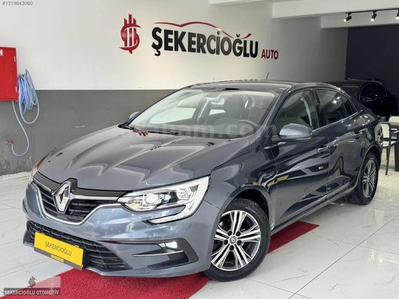 ŞEKERCİOĞLU AUTO"DAN 2022 MEGANE TOUCH 1LOKAL ORJ KM