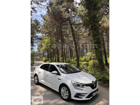 RENAUTL MEGAN 1.3 DEĞİŞENSİZ 104.000 KM MASRAFSIZ OTOMATİK 140HP