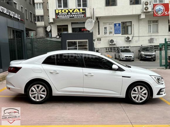 İLK ELDEN DEĞİŞENSİZ SERVİS BAKIMLI 2022 130 BİNDE OTOMATİK FULL