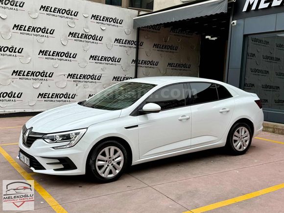 İLK ELDEN DEĞİŞENSİZ SERVİS BAKIMLI 2022 130 BİNDE OTOMATİK FULL