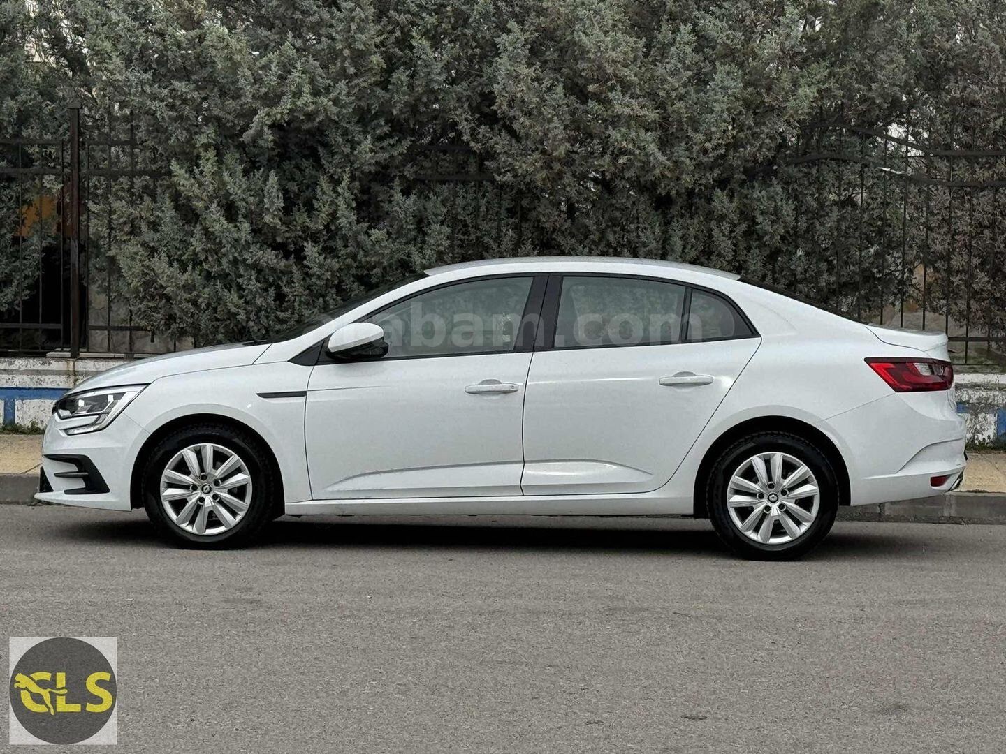 Galeriden Renault Megane 1.3 TCe Joy 2022 Model Aksaray 98.000 km Beyaz 7