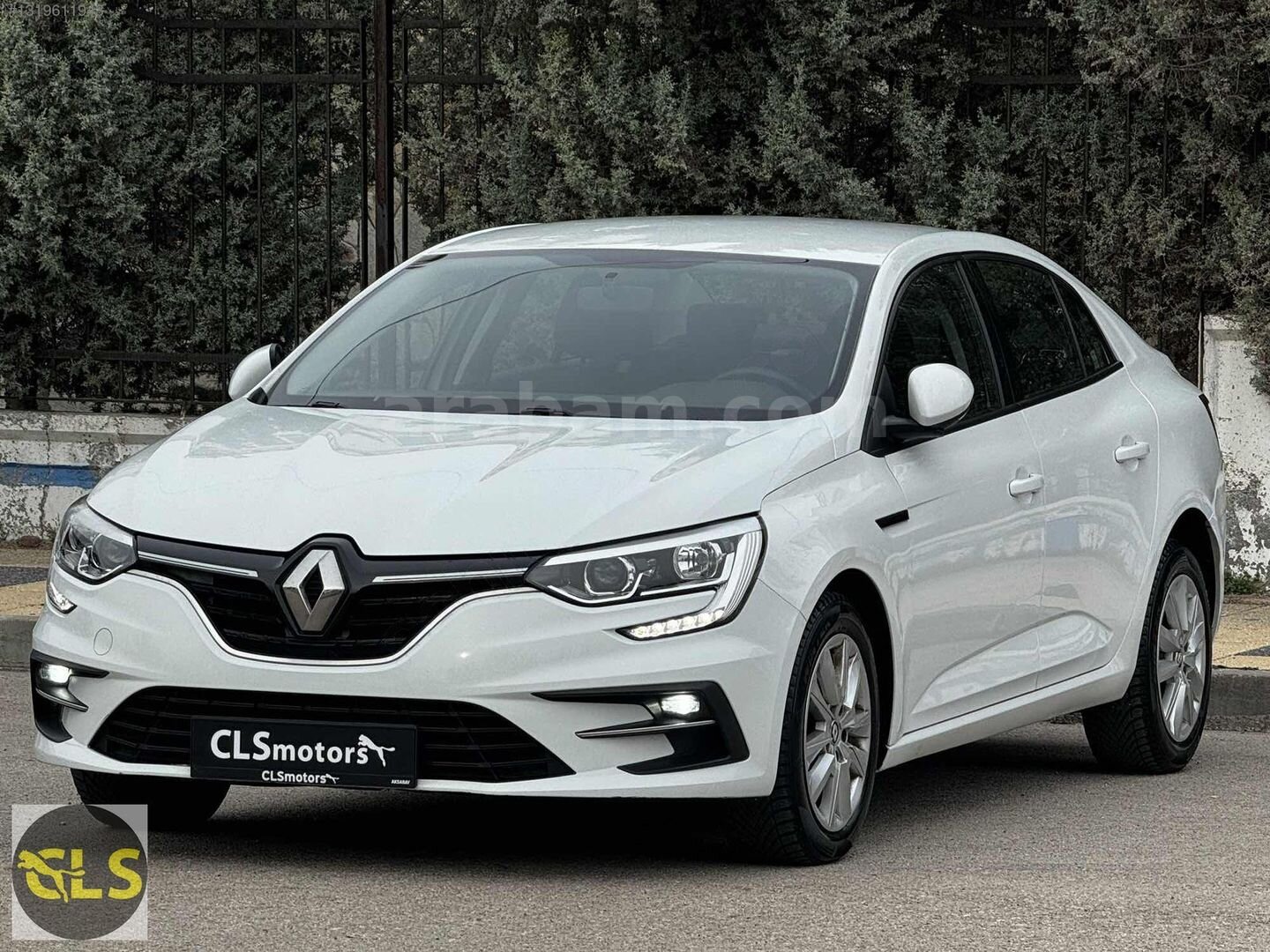 Galeriden Renault Megane 1.3 TCe Joy 2022 Model Aksaray 98.000 km Beyaz 3
