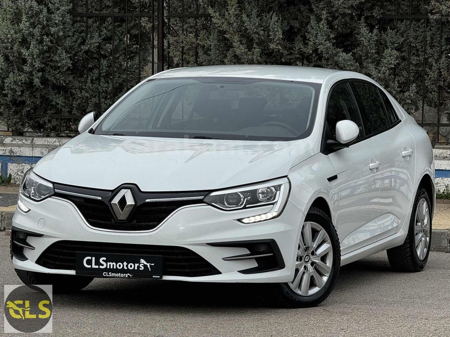 Galeriden Renault Megane 1.3 TCe Joy 2022 Model Aksaray 98.000 km Beyaz 5
