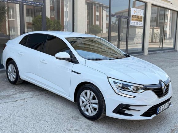 CEBECİ'DEN HATASIZ BOYASIZ TRAMERSİZ MAKYAJLI MEGANE