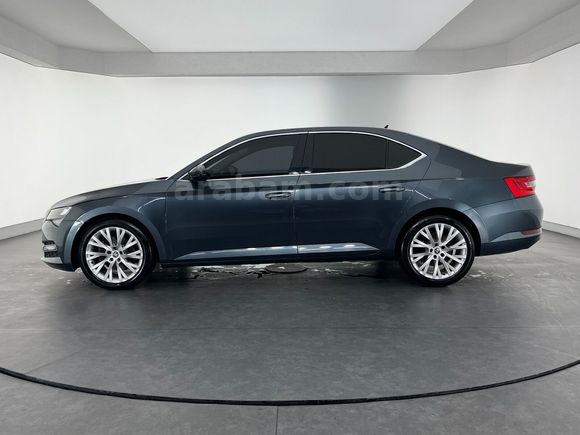 otomobil Skoda Superb 1.6 TDI Greentech Prestige DSG