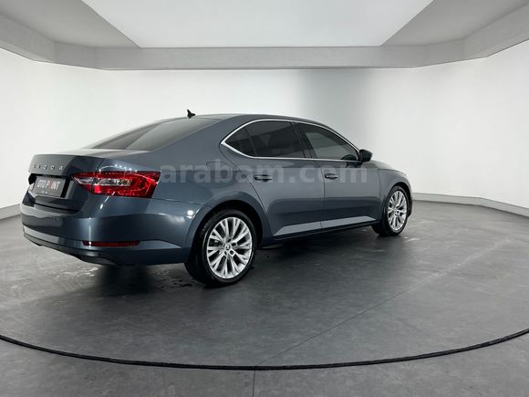 otomobil Skoda Superb 1.6 TDI Greentech Prestige DSG