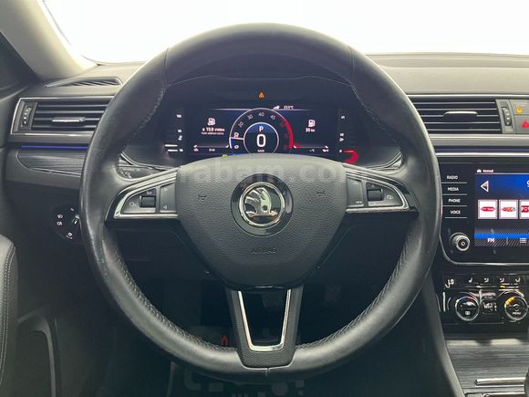 otomobil Skoda Superb 1.6 TDI Greentech Prestige DSG