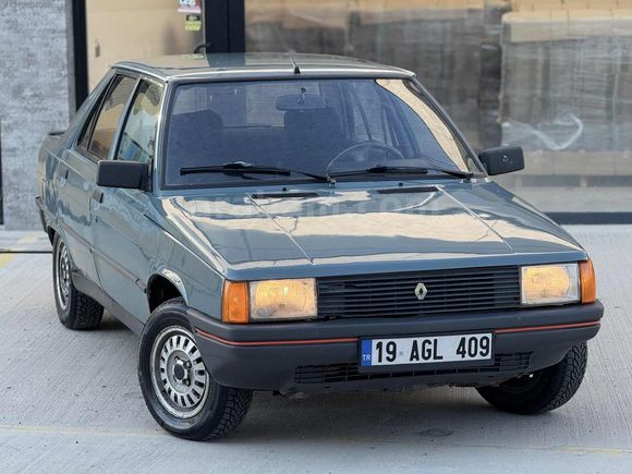 RENAULT BROADWAY EMSALSİZ TEMiZLİKTE CAM GİBİ