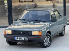 RENAULT BROADWAY EMSALSİZ TEMiZLİKTE CAM GİBİ
