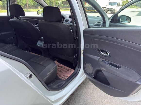 ORJİNAL 141 BİN KM 2014 MODEL TOUCH PLUS OTOMATİK 1.5 DCI